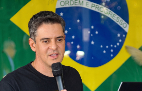 PL de Ismael Alexandrino criminaliza o golpe 